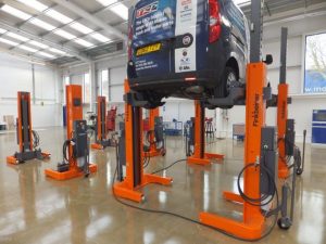 Columna elevadora con cables EHB707
