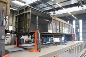 Finkbeiner columnas elevadoras moviles para Ferrocarril EHB907-f