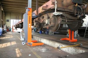 Finkbeiner columnas elevadoras moviles para Ferrocarril EHB907-d