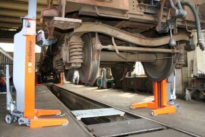 Finkbeiner columnas elevadoras moviles para Ferrocarril EHB907-c