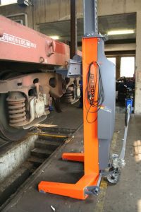 Finkbeiner columnas elevadoras moviles para Ferrocarril EHB907-g