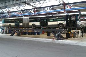 Elevador de semitijera Finkbeiner HDS 14000