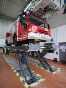 Elevador semitijera Finkbeiner HDS25 8000